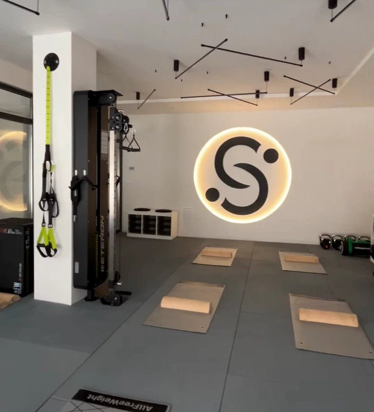Sala de Synergia Fisioterapia y Movimiento en Jaén para clases de ejercicio terapéutico